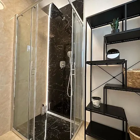 Robotnicka - 2 Bathrooms, 2 Bedrooms