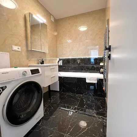 Robotnicka - 2 Bathrooms, 2 Bedrooms