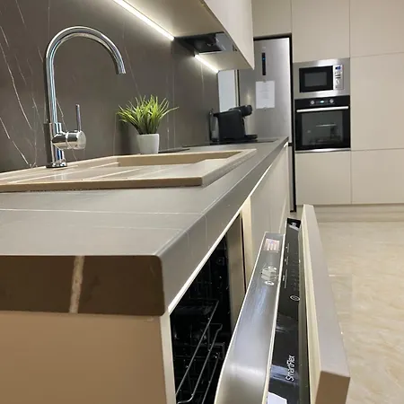 Robotnicka - 2 Bathrooms, 2 Bedrooms Apartment *