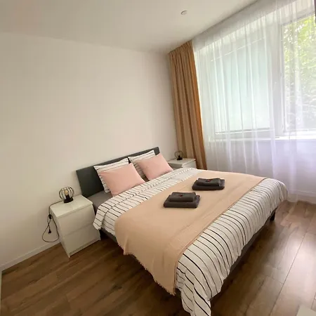 Apartman Robotnicka - 2 Bathrooms, 2 Bedrooms *
