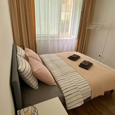 Apartman Robotnicka - 2 Bathrooms, 2 Bedrooms Besztercebánya